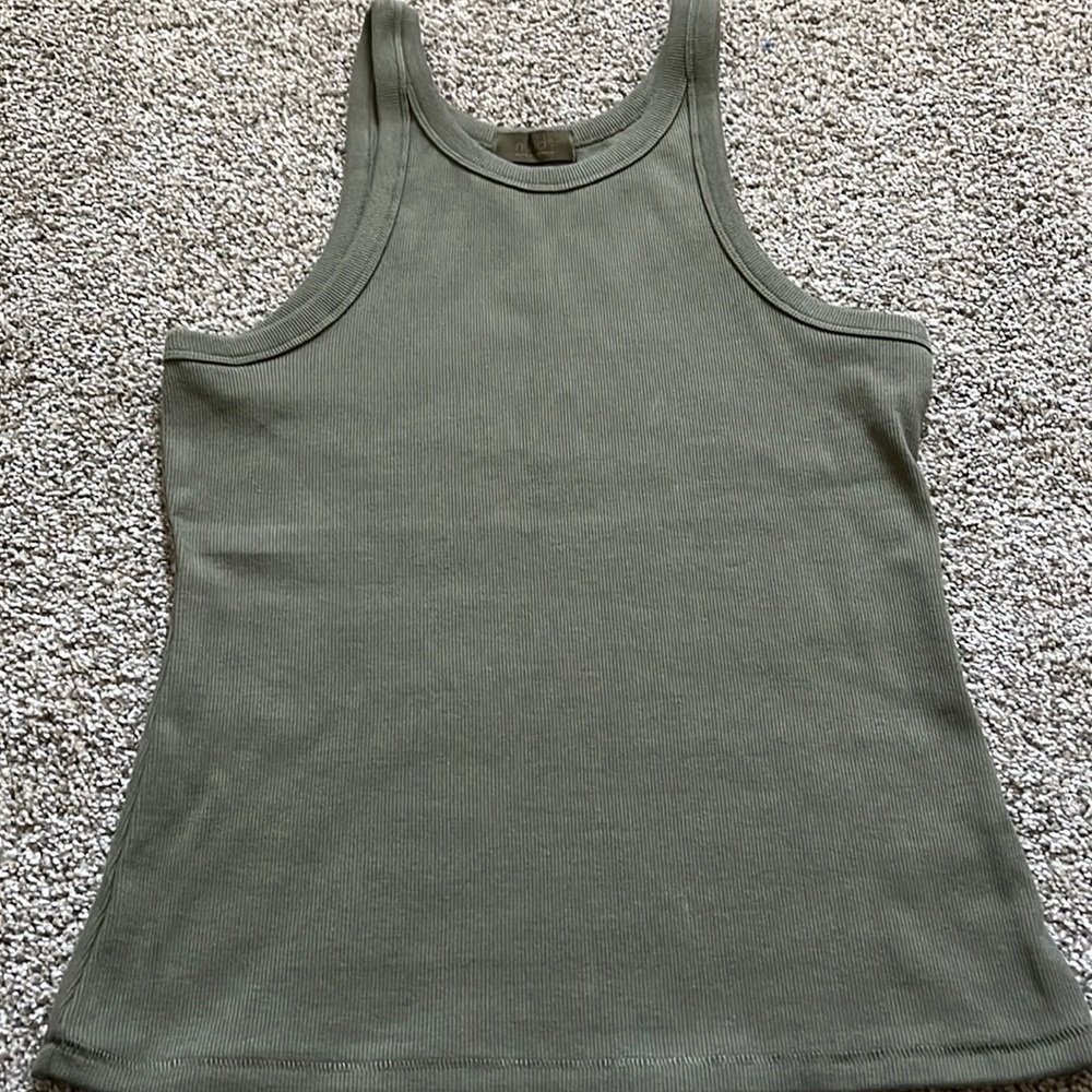 Nuuds Tank Top olive green